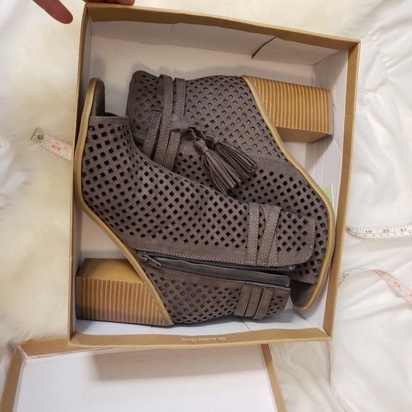 Nwt london rag open toe tassel booties - Picture 5 of 10